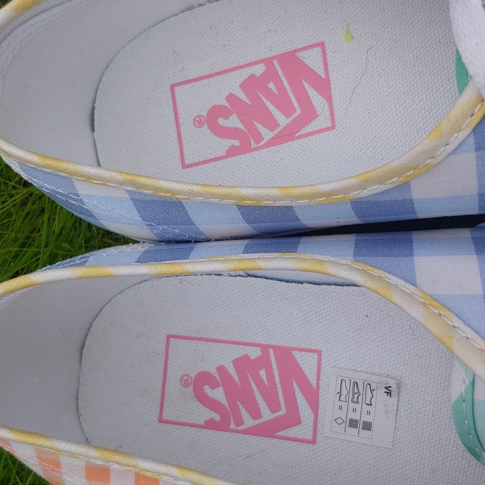 Like New Vans Gingham Embroidered Cherry, Women 12, Men 10.5 - Picture 6 of 11